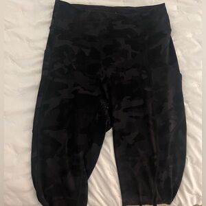 Lululemon ankle black camo leggings